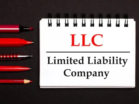 纽约LLC设立后的公告：期限、报纸与证明文件